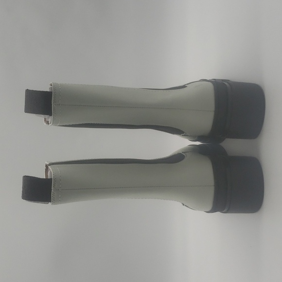 85- Frye Chloe Chelsea Boots Size 8M White Color NWT - Picture 5 of 12